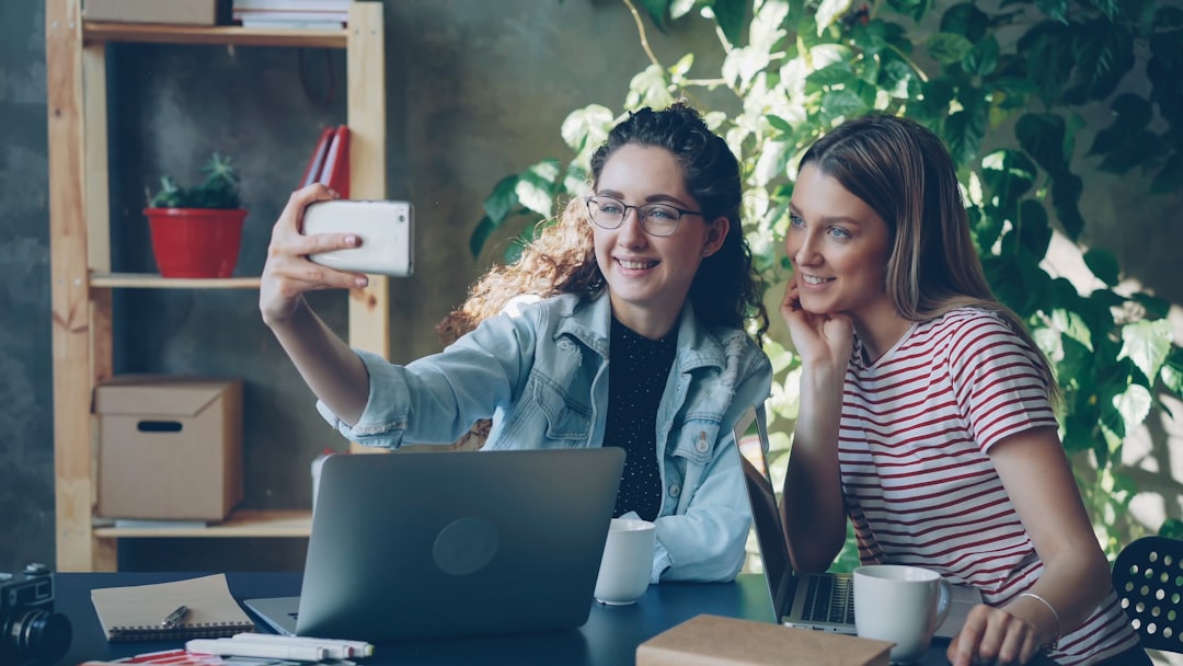 Guía Completa: Cursos de Ecommerce en Tu Ciudad – Modalidades y Opciones 2024