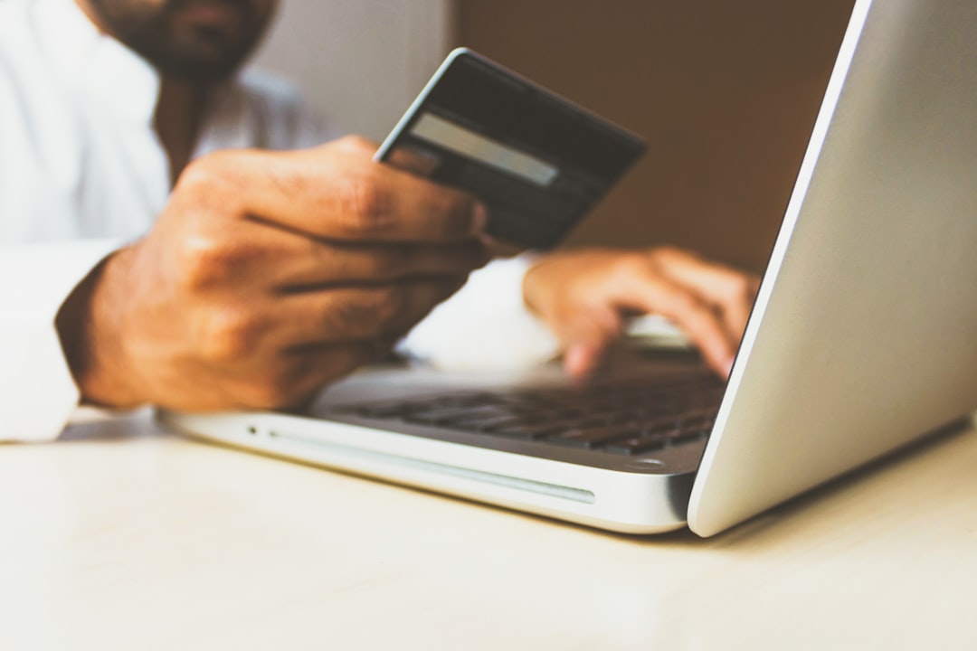 Qué es el comercio electrónico y cómo empezar: respuesta directa